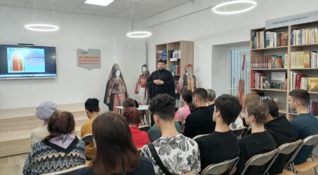 Клирик нашего прихода провел лекцию для школьников о христианском понимании семьи