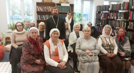 В библиотеке прихода состоялось мероприятие, посвящённое VII Вселенскому Собору