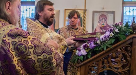 Неделя Крестопоклонная в нашем храме